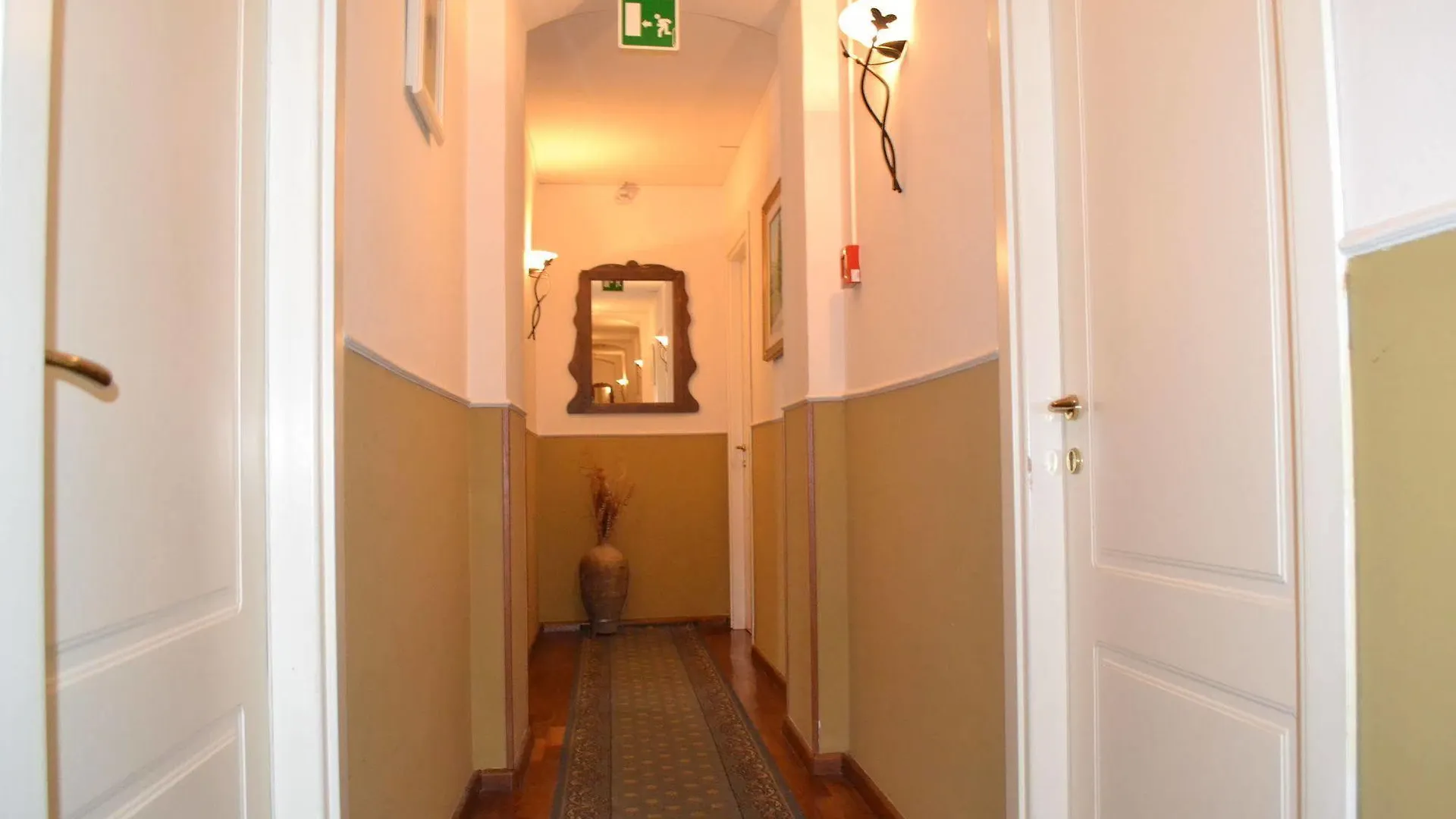 Stesicorea Palace Katanya 3*,  İtalya